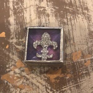 Jewel Kade Small Crystal Fleur de Lis Paris Charm